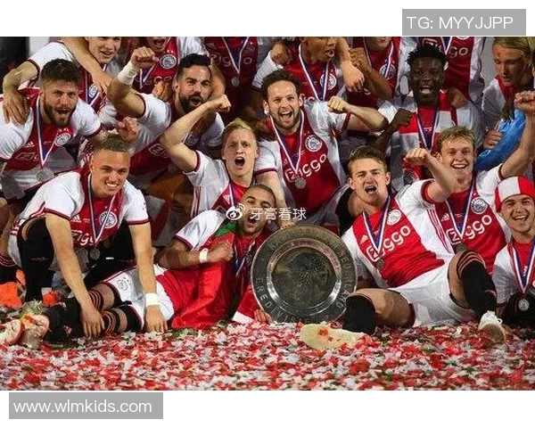 阿贾克斯与塞萨洛尼基激战正酣比分揭晓精彩瞬间回顾